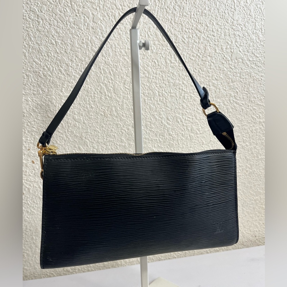Louis Vuitton Black Epi Leather Pochette Shoulder Bag with Gold Hardware